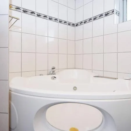 Hotel 6 Person Holiday In 3*