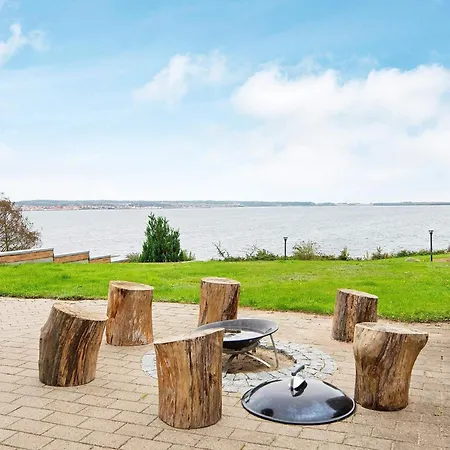 Hotel 6 Person Holiday In 3*